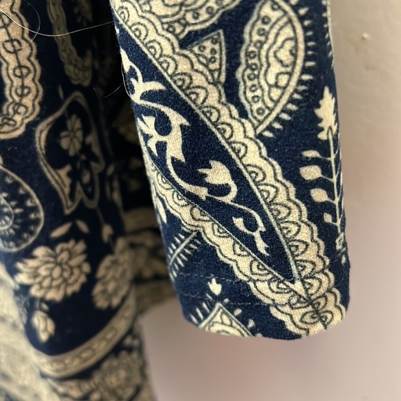 a Jesdani Blouse.             #1595 - Picture 2 of 5